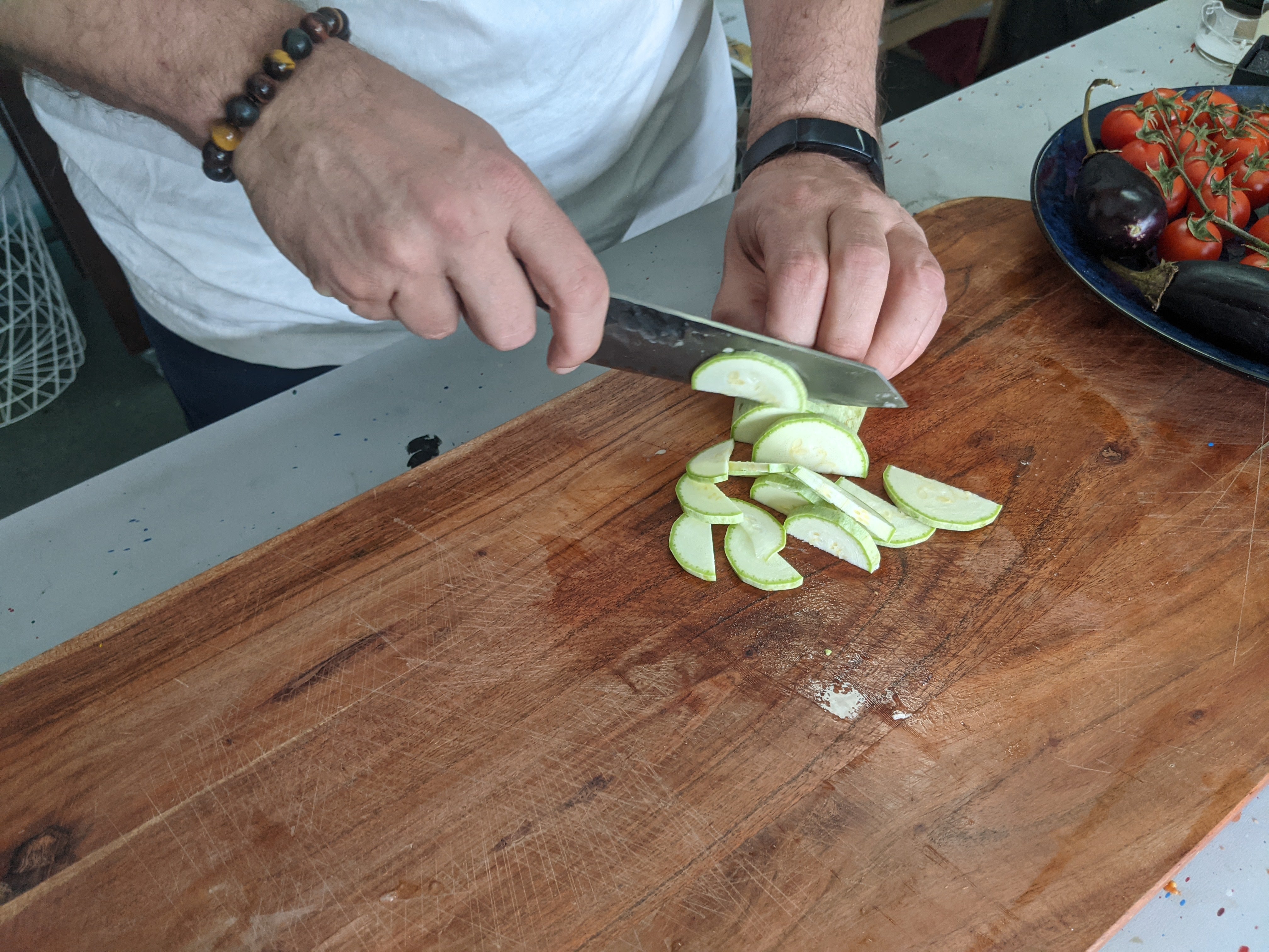 4 Best Knives to Cut Vegetables