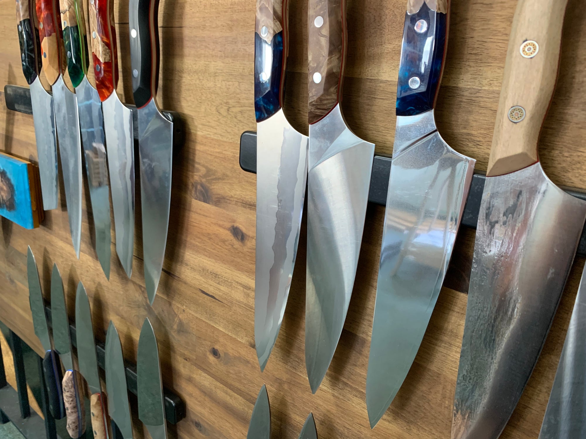 Japanese and Western Slicing and Carving Knives